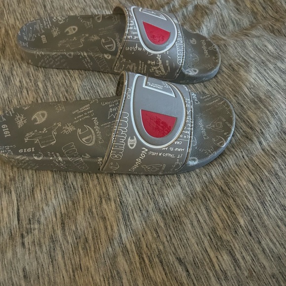 Champion Men’s slides size 12 - Picture 3 of 6